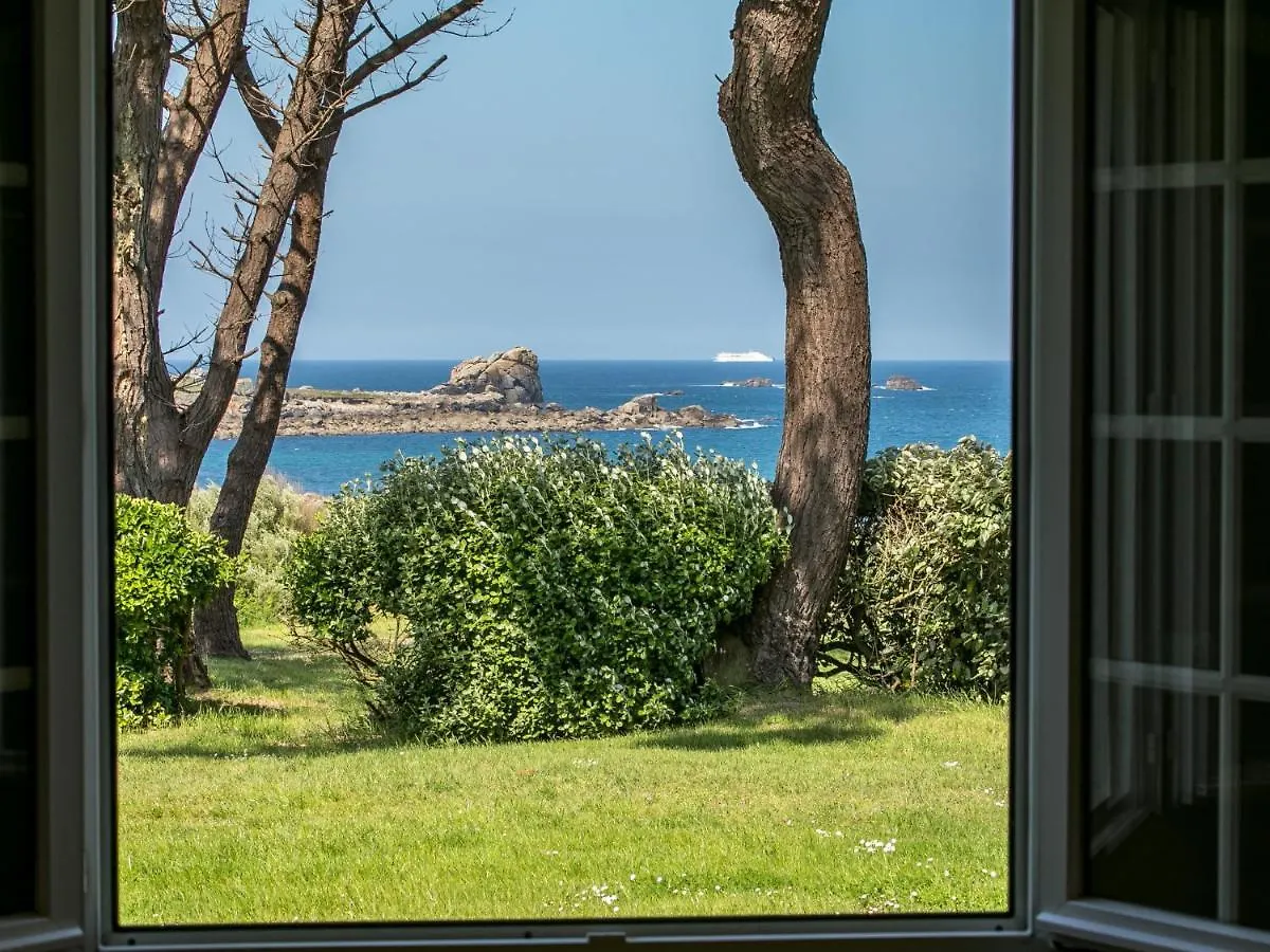 Holiday Home Saint Gonvel - Ldz103 By Interhome Landunvez