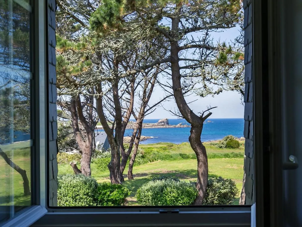 Holiday Home Saint Gonvel - Ldz103 By Interhome Landunvez