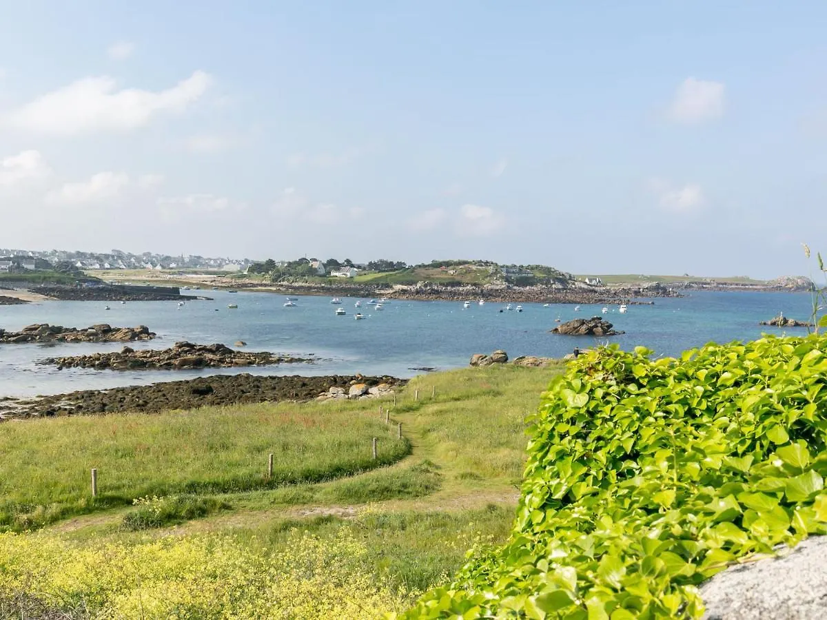 Holiday Home Saint Gonvel - Ldz103 By Interhome Landunvez