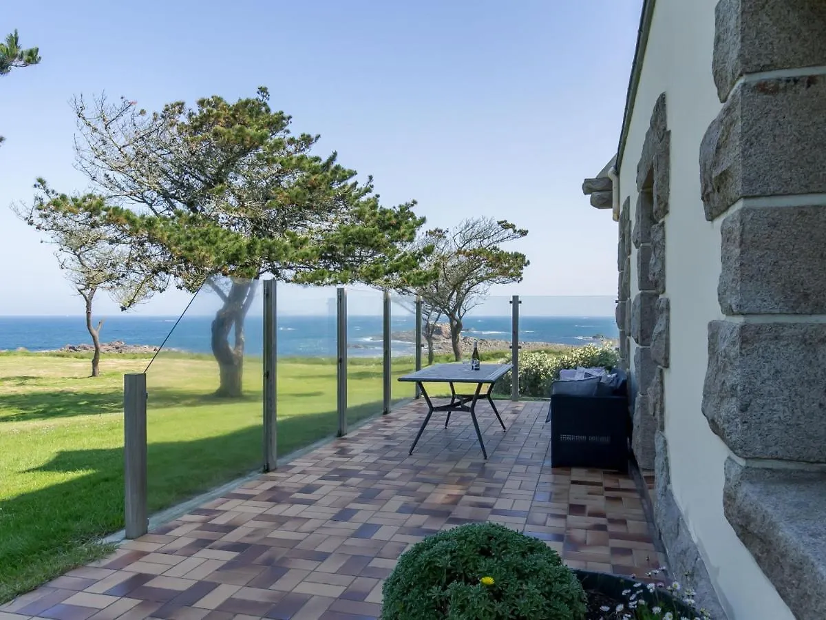 Holiday Home Saint Gonvel - Ldz103 By Interhome Landunvez Francia