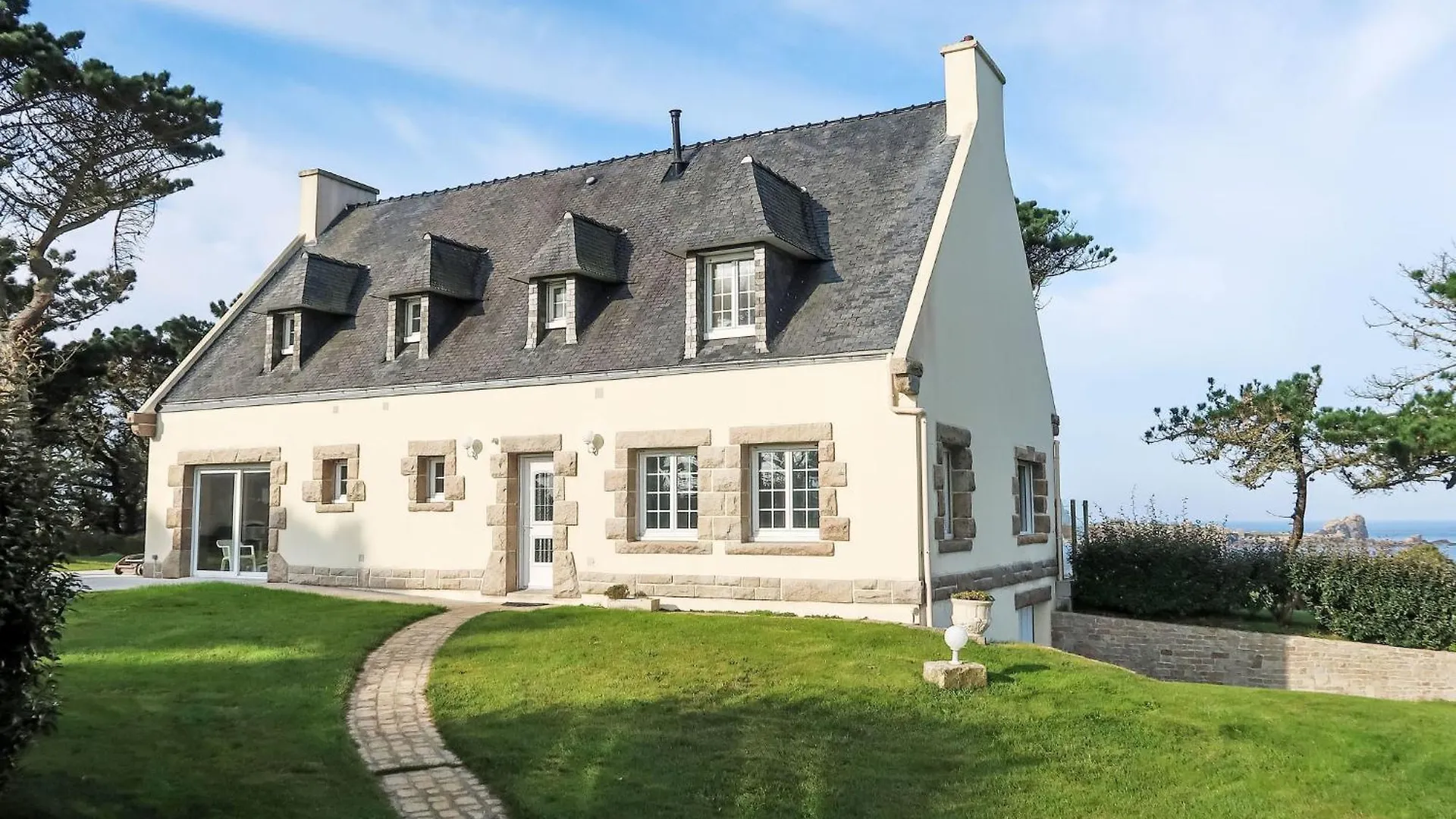Holiday Home Saint Gonvel - Ldz103 By Interhome Landunvez